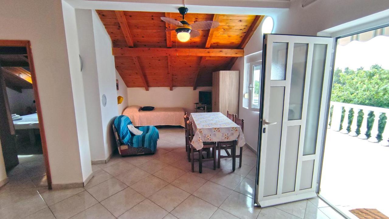 Apartment Amigo Seline Luaran gambar